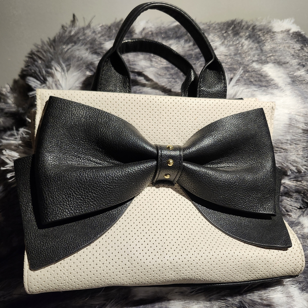 BETSEY JOHNSON Black and Cream Bow Tote Bag